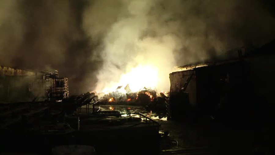 Un incendiu pe care nici apa nu-l poate stinge a izbucnit in judetul Brasov. Cum au reusit pompierii sa-l invinga dupa 10 ore