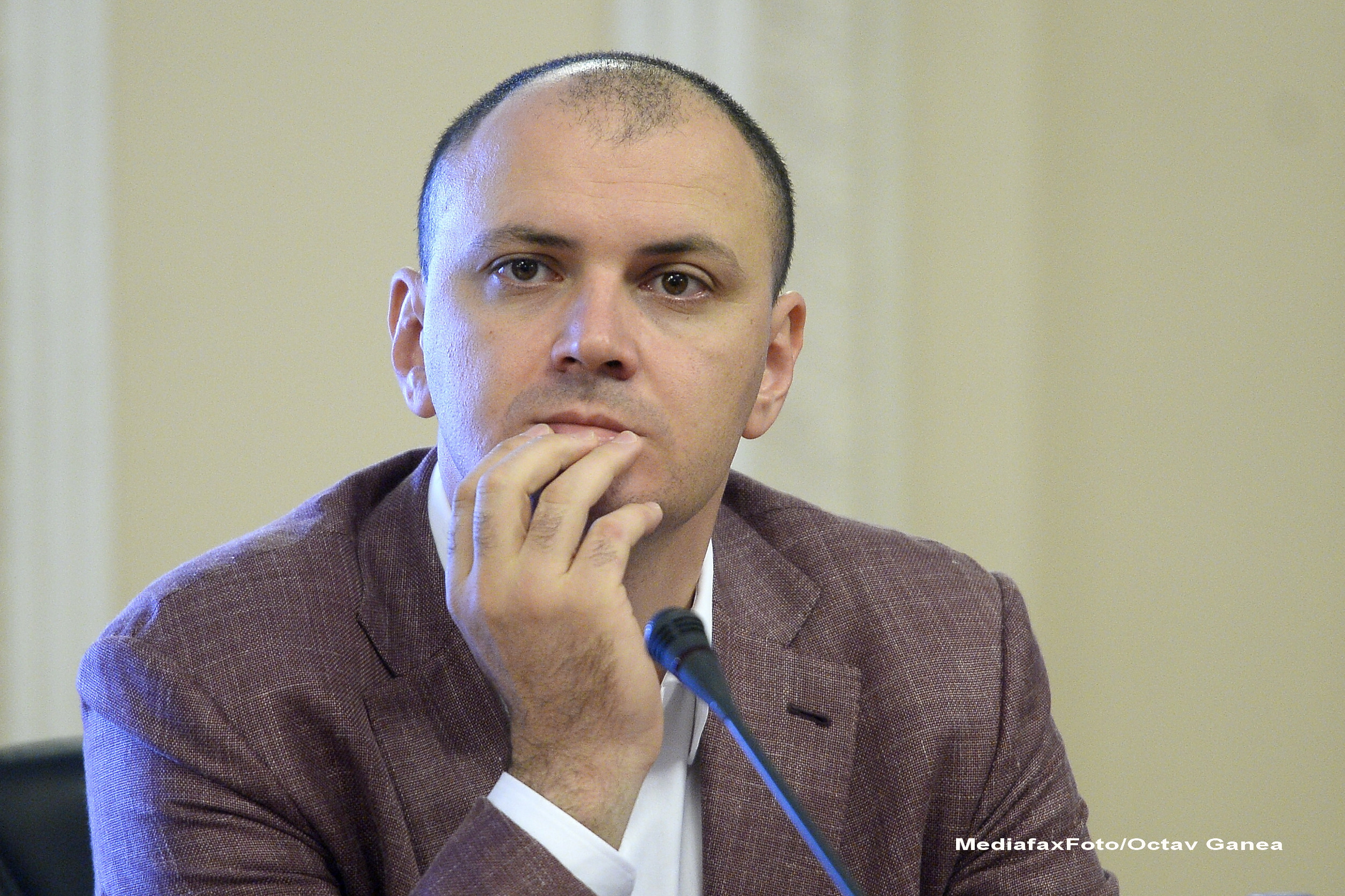 Cele mai bune glume pe seama capturarii lui Sebastian Ghita inainte de Paste. "Ghita a fost prins! - Adevarat a fost prins!"