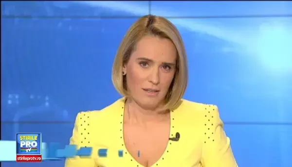 CLIPUL ZILEI: Copiii dintr-un sat din Dambovita sunt dusi la scoala in caruta unui satean