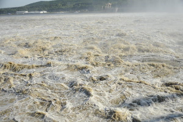 Doua noi poduri peste Dunare. Ce orase vor lega si cat vor costa. Romania semneaza acord cu Bulgaria
