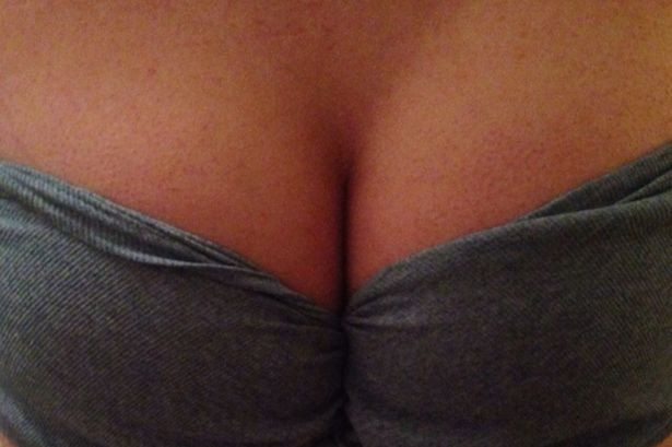 A pus pe internet o fotografie in care parea sa fie un decolteu. Surpriza neplacuta pe care au avut-o barbatii. FOTO