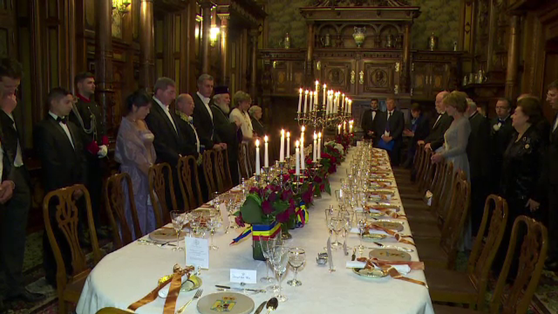 Receptie la Palatul Peles. Regele Mihai implineste sambata 93 de ani si a sarbatorit evenimentul alaturi de invitati distinsi