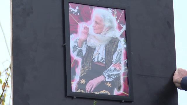 Mama lui Ion Dolanescu a fost inmormantata vineri la cimitirul Bellu din Capitala, langa fiul ei