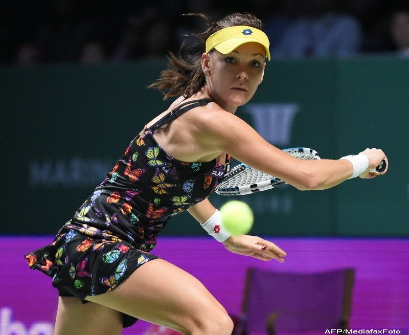 SIMONA HALEP - AGNIESZKA RADWANSKA, 6 - 2, 6 - 2, in semifinale la Turneul Campioanelor. Halep va juca finala cu Williams