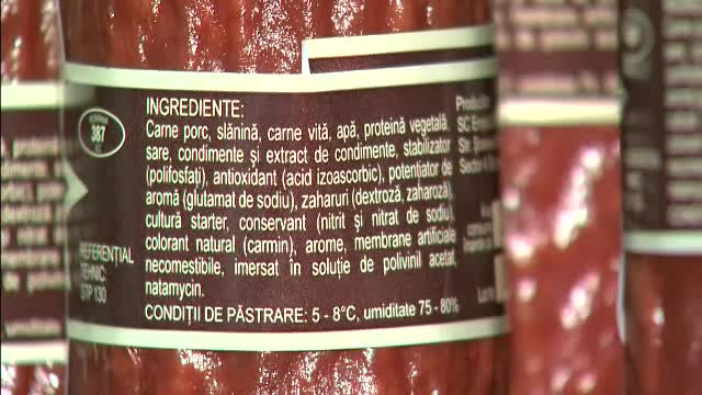 40% din mezelurile vandute in Romania sunt facute "la negru". Cum recunosti un salam Victoria adevarat, din pulpa de porc