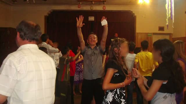 Un tanar din Vrancea si tatal sau si-au luat viata in acelasi mod. Legatura dintre sinuciderile despartite de cateva zile