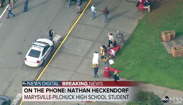 Atac armat intr-un liceu din SUA. Un elev de 15 ani si-a impuscat mortal un coleg si a ranit alti 6, dupa care s-a sinucis