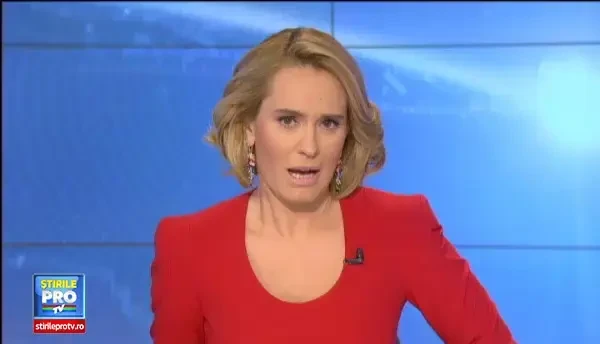 Cu sticla de alcool, prabusindu-se peste copii in drumul spre casa. O femeie din Vaslui combina rolul de mama cu bautura