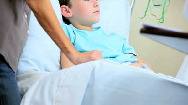 Boala bizara din cauza careia toata pielea i s-a exfoliat si care putea sa-l omoare. Greseala grava facuta de doi medici