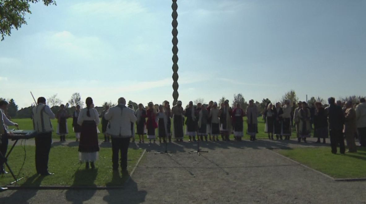 76 de ani de la inaugurarea operelor lui Constantin Brancusi de la Targu Jiu. Cati localnici cunosc semnificatia acestei zile