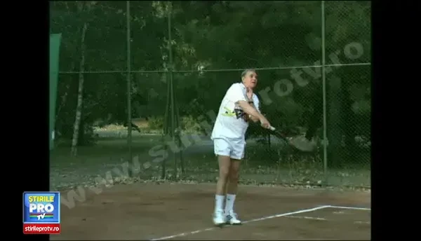 Melescanu jucand tenis in 1994 cu Adrian Nastase si Nicolae Vacaroi