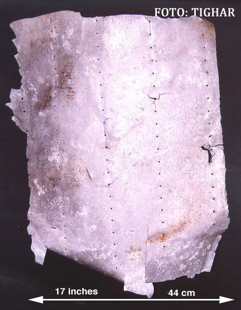 bucata de tabla de la avionul Ameliei Earhart