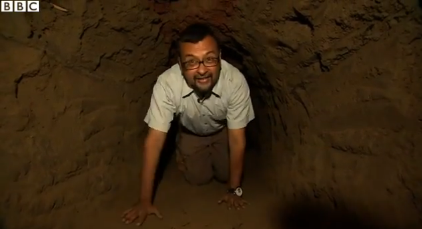 Jaf ca-n filme in India. Hotii au sapat un tunel lung de 40 de metri pana in sediul unei banci si au fugit cu banii. VIDEO