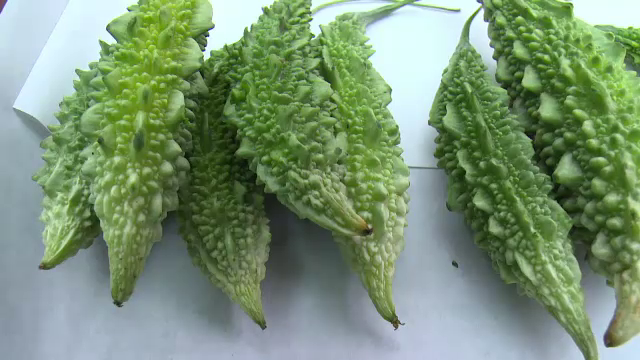 Romanul care vinde "castraveti mai scumpi decat aurul". Afacerea cu o leguma terapeutica stranie a pornit cu 100 de euro