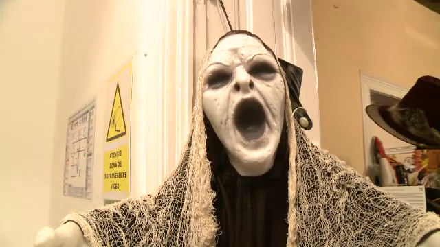 HALLOWEEN 2014. Costumele romanilor pentru o seara considerata de Biserica "o imbinare nefericita intre comercial si macabru"