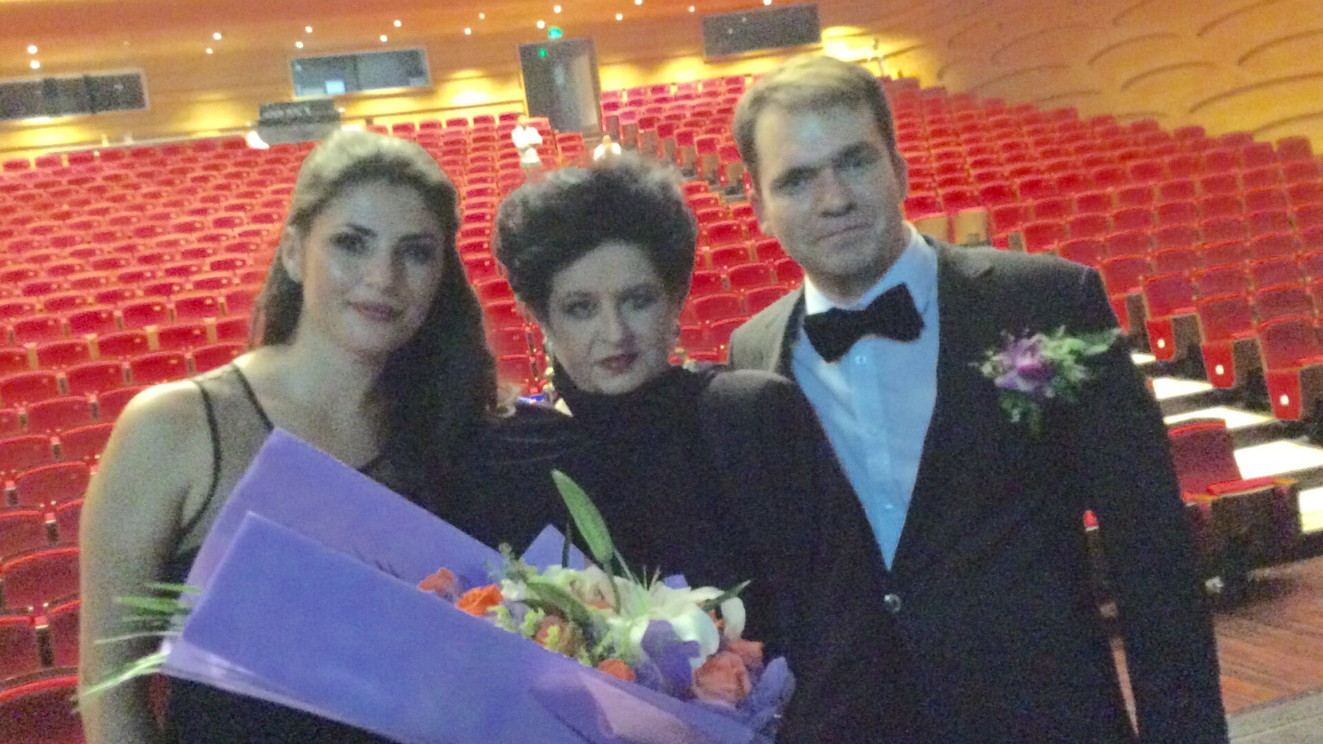 Extraordinar succes al artistilor romani in China