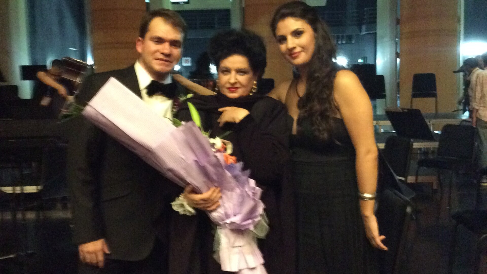 Extraordinar succes al artistilor romani in China