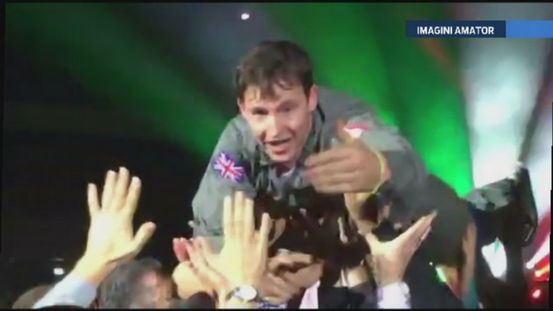 Sase mii de oameni au asistat la concertul lui James Blunt din Cluj. Artistul a fost purtat pe brate de fani