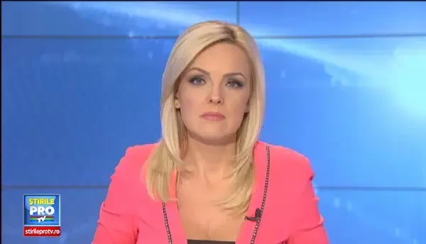 O cladire simbol din Iasi a fost mistuita de flacarile provocate de un om al strazii. Imobilul era lasat in paragina