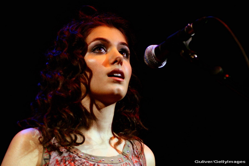 Cantareata britanica Katie Melua a trait spaima vietii: medicii i-au scos un paianjen din ureche. Traia acolo de o saptamana