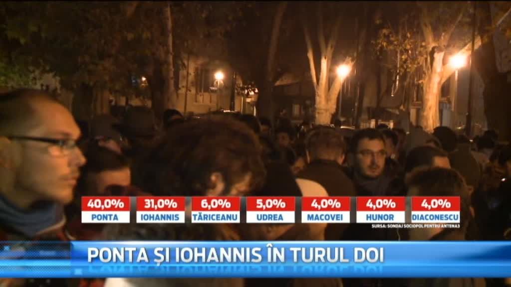 Sute de persoane s-au strans in fata sediului MAE. Oamenii au protestat fata de proasta organizare a alegerilor in diaspora