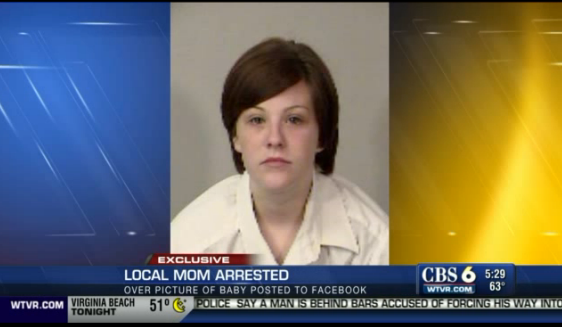A fost arestata imediat dupa ce o poza cu fiul ei a aparut pe Facebook. Pedeapsa ingrozitoare pe care i-a aplicat-o baiatului