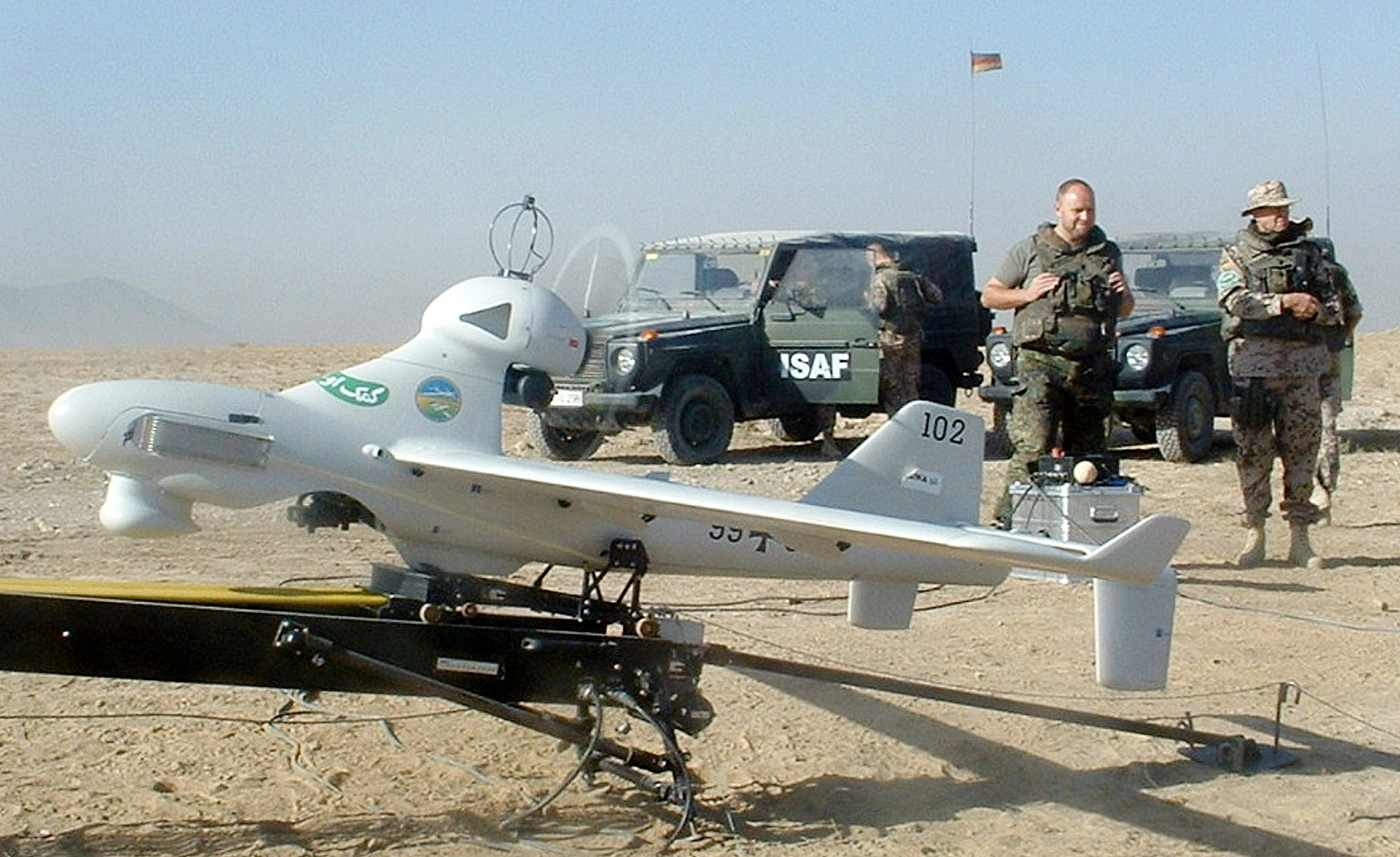 China a inventat si testat o arma cu laser care distruge avioanele fara pilot