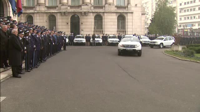 STIRI PE SCURT. Politistii romani au primit masini noi; Nutu Camataru a ajuns in arest la domiciliu