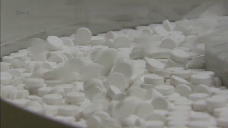 Lapte praf pentru copii, vandut in farmacii desi expirase de peste 7 zile. Concluzii alarmante dupa controalele ANPC