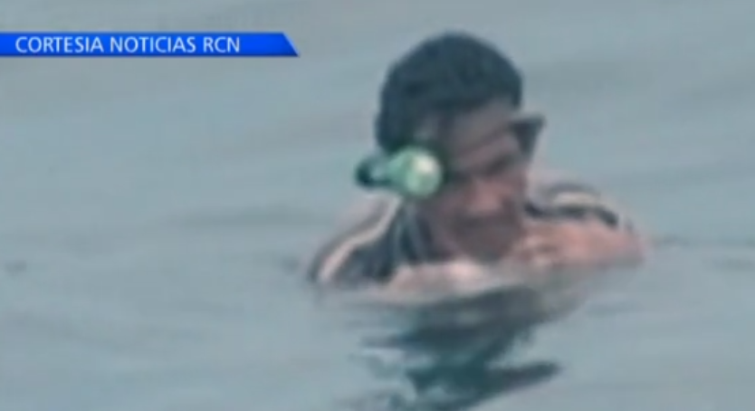 Un pescar din Columbia a plutit doua zile in Oceanul Pacific ajutat de o lada frigorifica mica. Cum a fost descoperit