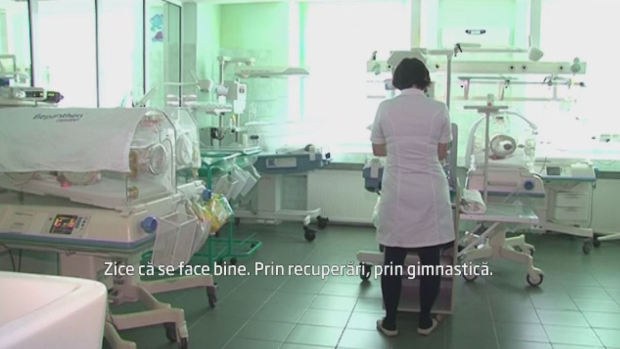 Un nou caz revoltator la spitalul din Galati. O fetita risca sa ramana cu o mana paralizata din cauza unei erori medicale