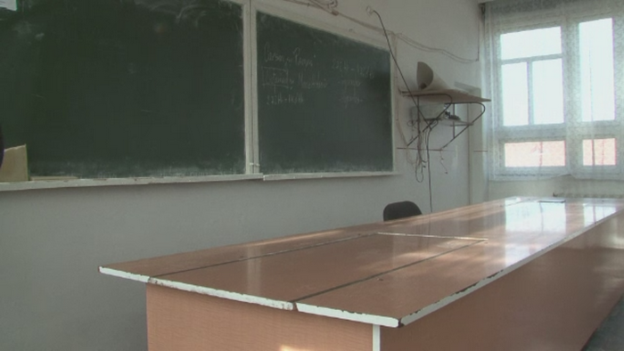 Incident grav intr-o scoala din Bistrita. Un elev a ajuns la spital, dupa ce a fost chinuit de doi colegi care se plictiseau