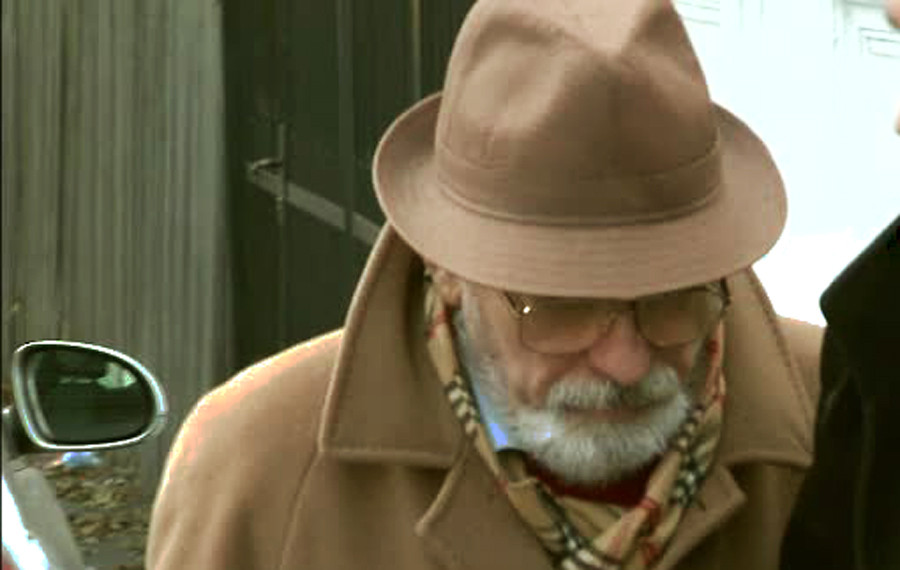 Regizorul Livio Belegante, acuzat de pedofilie si pornografie infantila. Isi fotografia victimele in timp ce le batjocorea