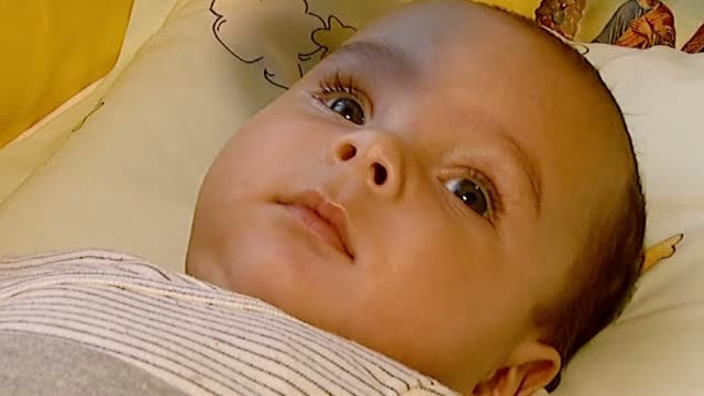 Cursa contra cronometru pentru a-i salva vederea lui Petru. Parintii sai incearca sa convinga ambasada SUA sa le acorde viza