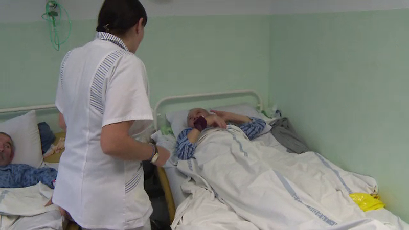 Povestile impresionante ale tinerilor voluntari care suplinesc locul personalului medical plecat in strainatate