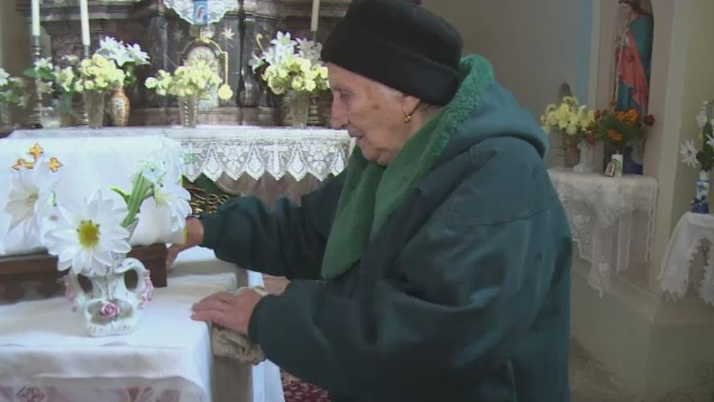 Biserica din Romania, unica in lume datorita altarului sculptat intr-un bloc de marmura. Cine se ocupa de intretinerea ei