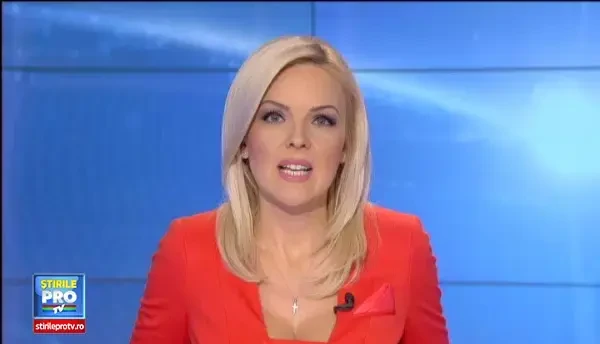 In imponderabilitate, o camera de filmat si o minge de apa pot face spectacol. Imaginile au facut inconjurul lumii