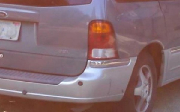 Mesajul scris pe masina de o persoana divortata. Fotografia a fost publicata pe Instagram