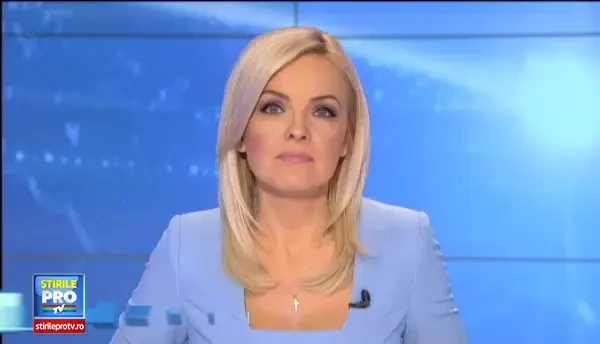 Doi acrobati au traversat pe sarma o cascada de doua ori mai mare decat Niagara. Imaginile care au facut inconjurul lumii