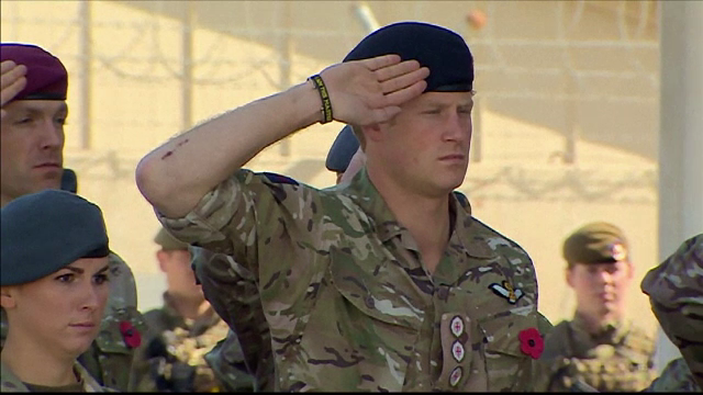 Printul Harry s-a intors in Afganistan. Mezinul lui Charles a participat la comemorarile din "Ziua aducerii aminte"