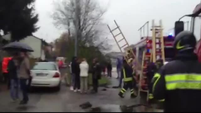 Un roman din Italia a dat foc casei unde locuia, dupa o cearta cu iubita sa. Sase persoane au ajuns la spital