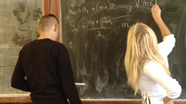 Solutia gasita de inspectorii scolari din Timis. Parintii nu vor mai fi nevoiti sa scoata bani din buzunar pentru meditatii