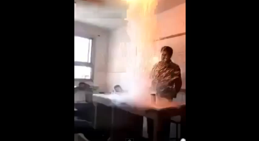 Experimentul esuat al unui profesor de chimie a trimis la spital toata clasa. Cum s-a produs explozia. VIDEO