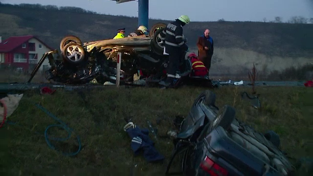 Doua persoane au murit dupa ce o soferita a intrat pe contrasens. Celalalt sofer de abia isi luase masina