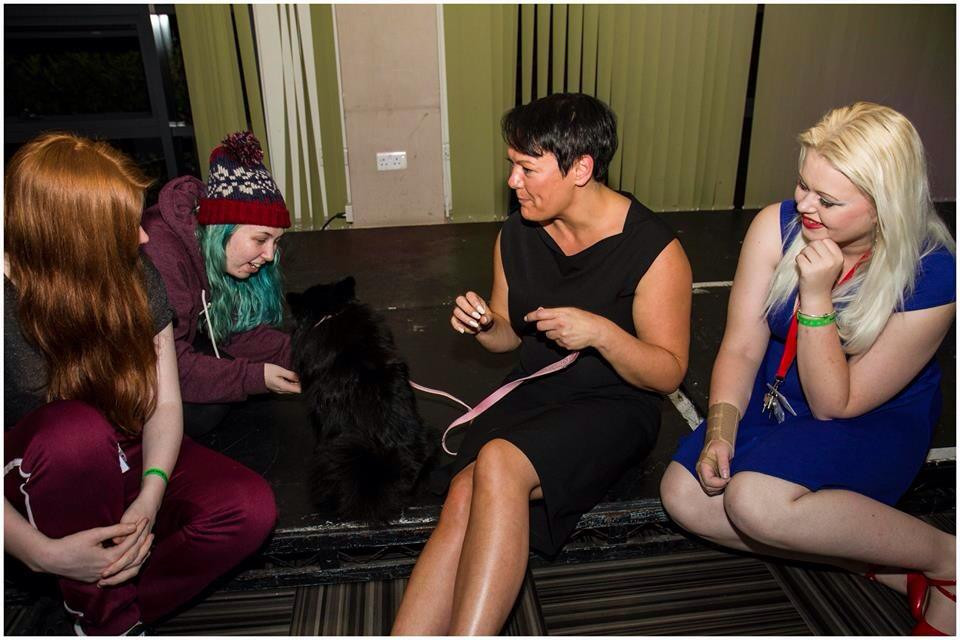 O britanica sustine ca patrupedul ei poate hipnotiza oamenii: "Intri in transa doar daca te uiti in ochii lui"