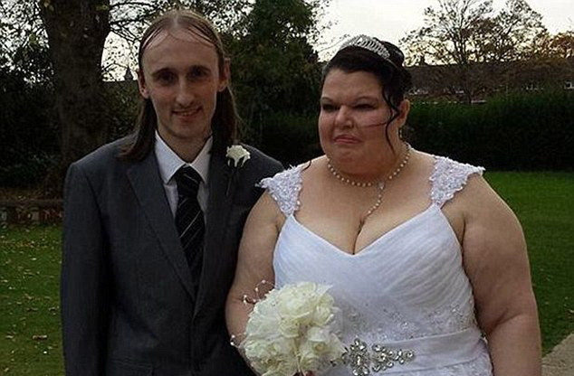 Cea mai geloasa femeie din Anglia a pozat goala: "Acum sotul meu este gelos". Cum arata pozele care l-au facut posesiv pe soţ