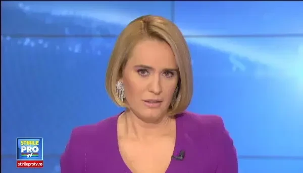 Directorul unui liceu din Buzau, cercetat dupa ce ar fi batut si sechestrat un elev, care e si cantaret de muzica populara