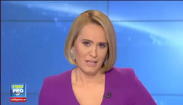 Lant uman de 1.000 de persoane in Timisoara. Studentii au mutat o biblioteca intreaga din mana in mana