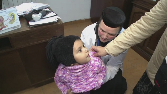 Maicuta medic de familie care ingrijeste 4.000 de pacienti fara sa ceara in schimb nici macar un leu. "Iti ridica speranta"