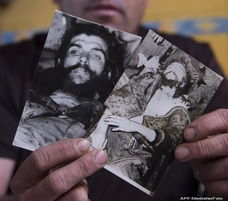 Fotografiile care au ramas secrete timp de 47 de ani. Un jurnalist AFP a daruit poze cu moartea lui Che Guevara unui misionar